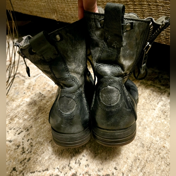 Bunker Tara Leather Boots - Picture 12 of 15